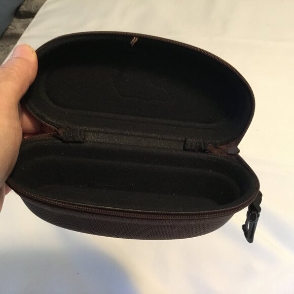 Maui Jim Brown Zippered Sunglasses Case w/ Clip - Picture 5 of 6